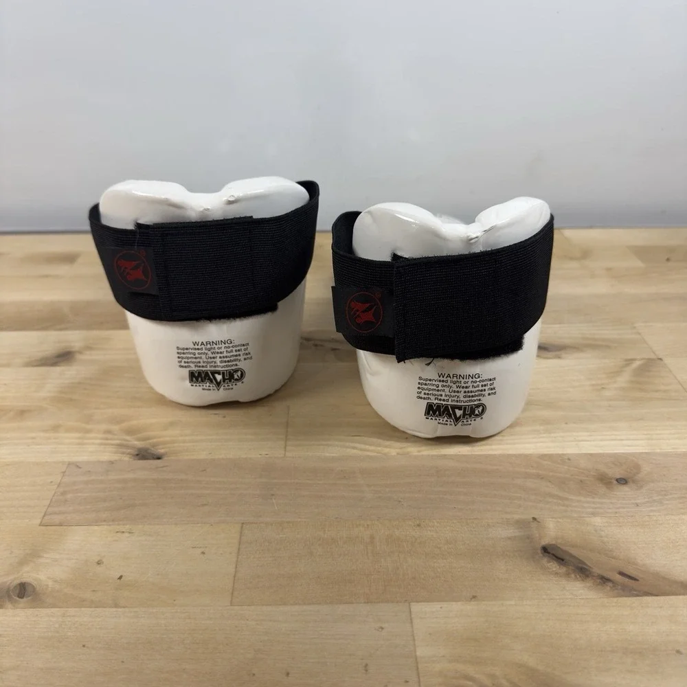 Dyna Martial Arts Dyna Kicks Sparring Foot Protection Adult Small White KDC620